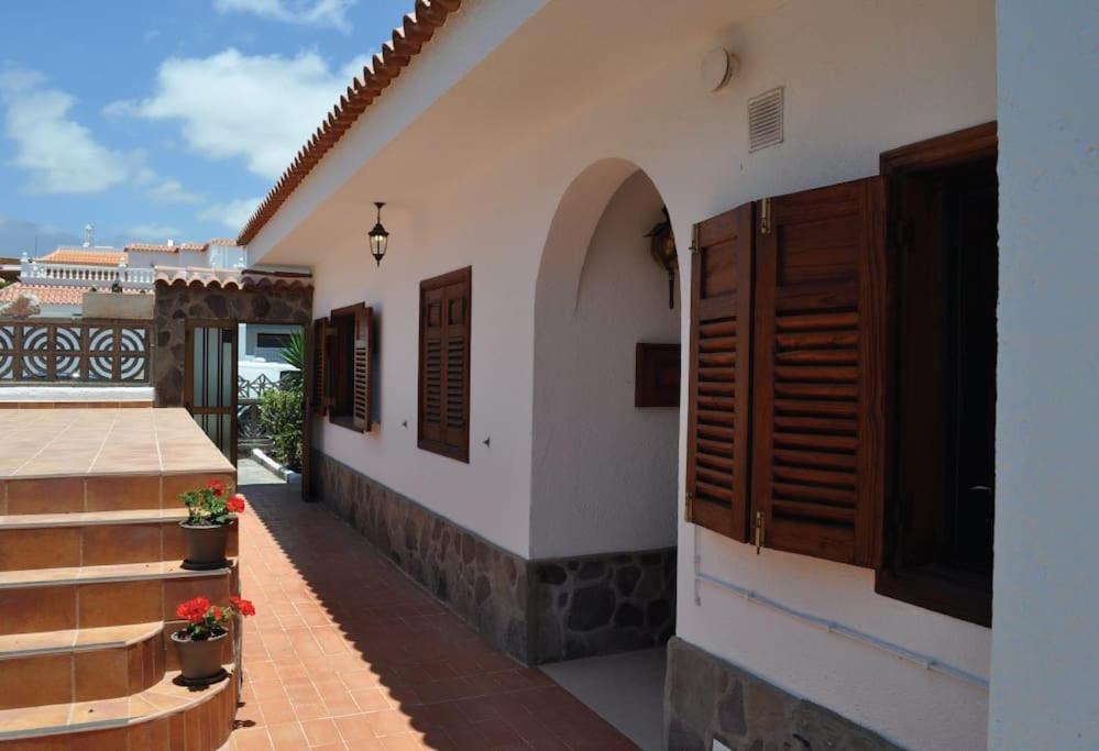 Сasa de vacaciones Cisnes Encantadora Casa Con Jardin Y Estudio Vista Al Mar El Médano